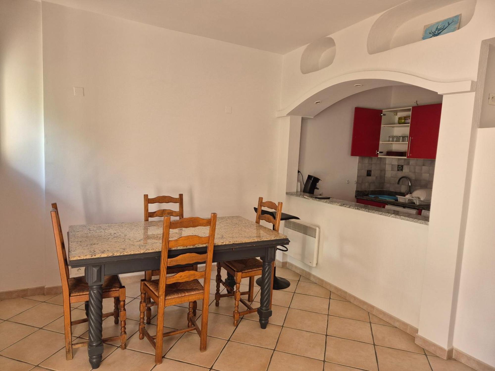 Joli Appartement Climatise Avec Terrasse A Moin 10 Minutes A Pieds De La Plage Calvi  Exteriör bild