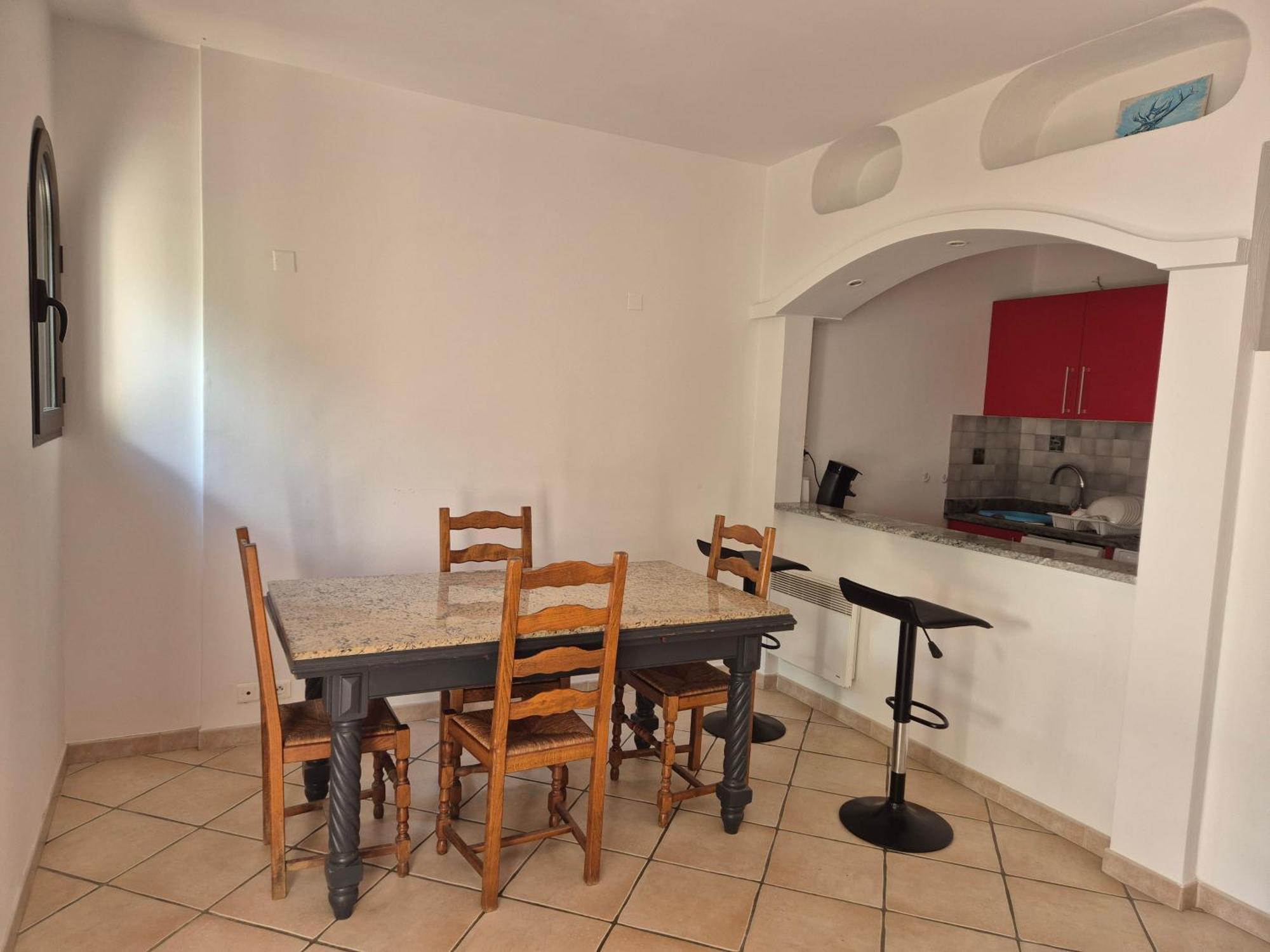 Joli Appartement Climatise Avec Terrasse A Moin 10 Minutes A Pieds De La Plage Calvi  Exteriör bild