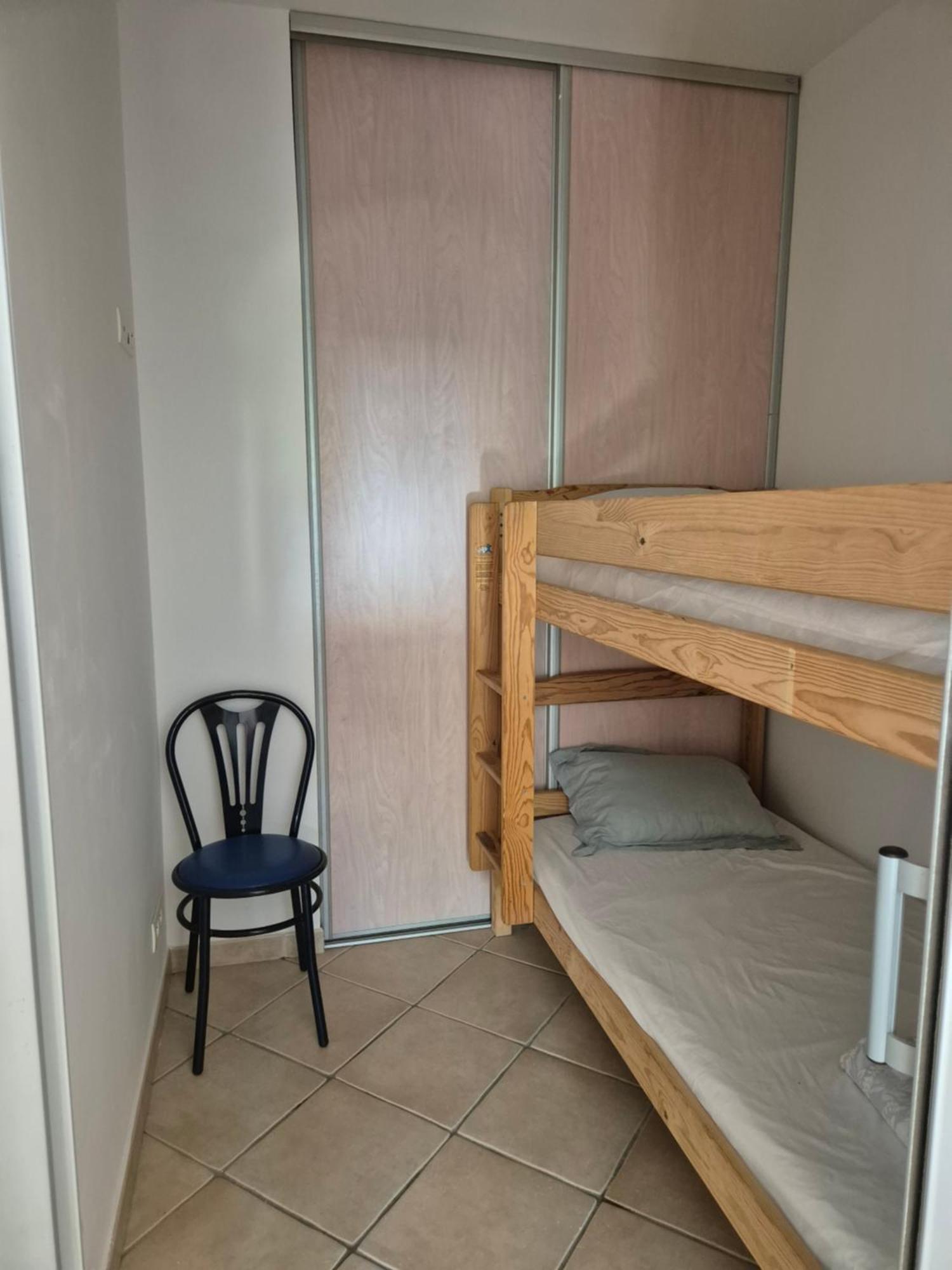 Joli Appartement Climatise Avec Terrasse A Moin 10 Minutes A Pieds De La Plage Calvi  Exteriör bild